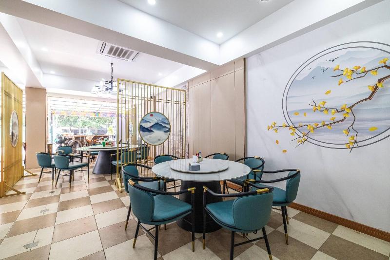 Phuket Meet Holiday Hotel - Restoran