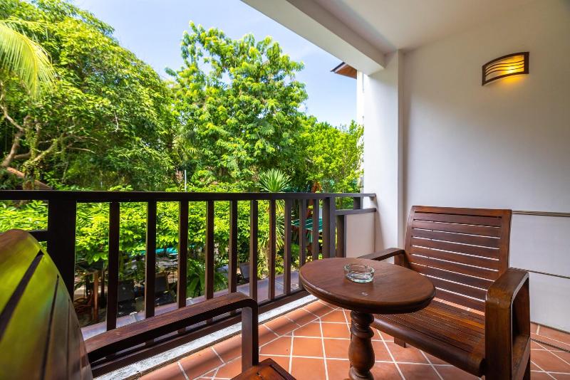 Phuket Meet Holiday Hotel - Teras