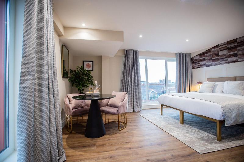 The Gresham Aparthotel - Oda