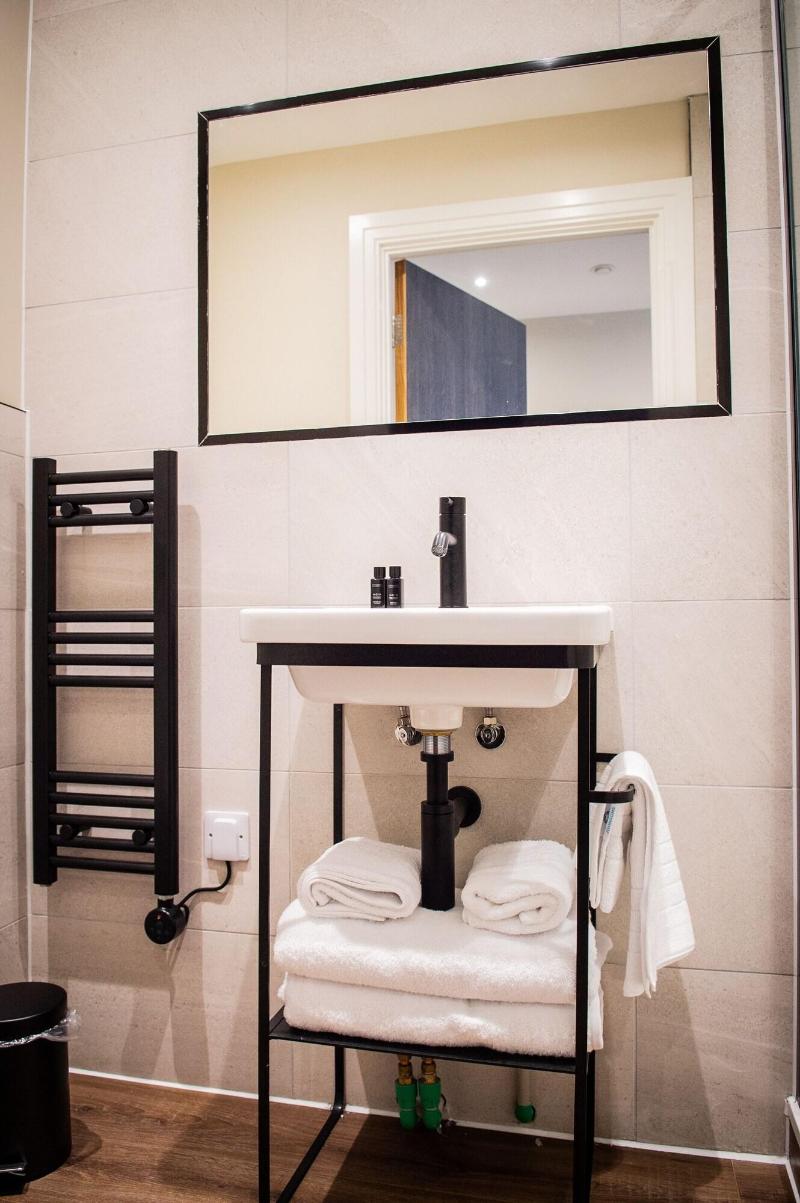The Gresham Aparthotel - Oda