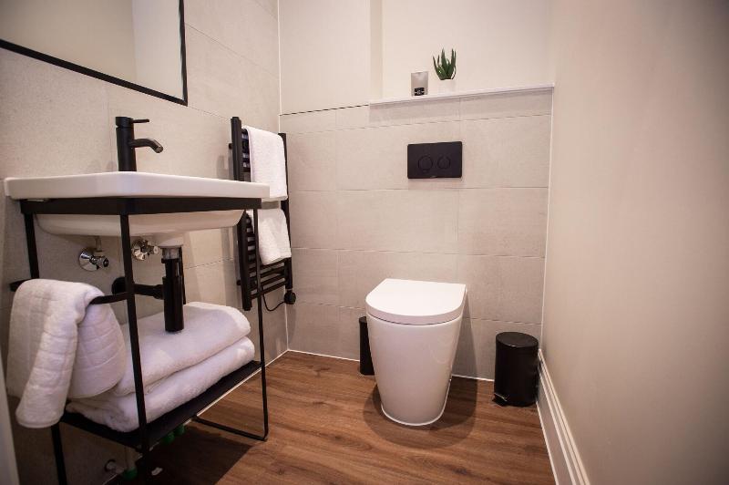 The Gresham Aparthotel - Oda
