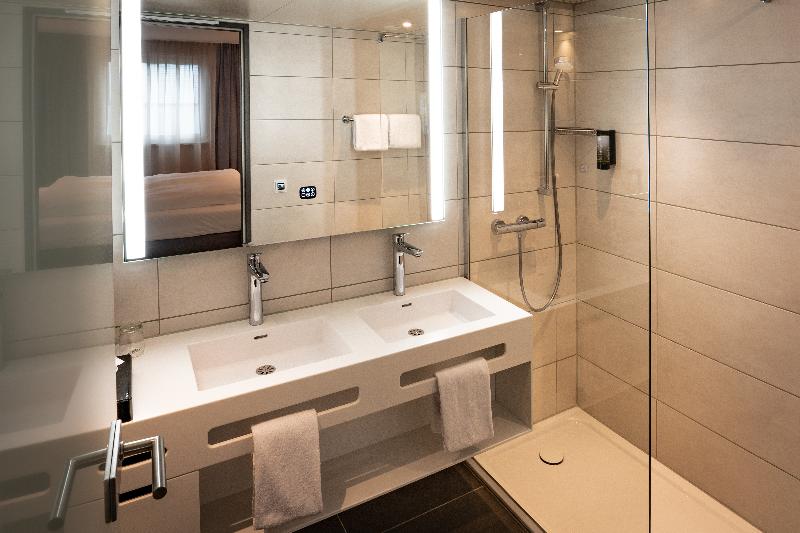 Loginn Hotel Stuttgart Zuffenhausen - Oda