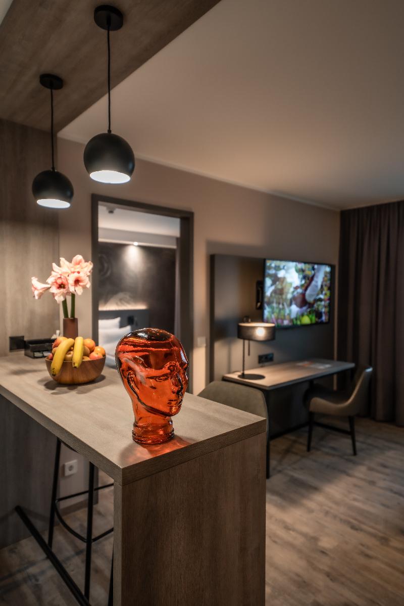 Loginn Hotel Stuttgart Zuffenhausen - Oda