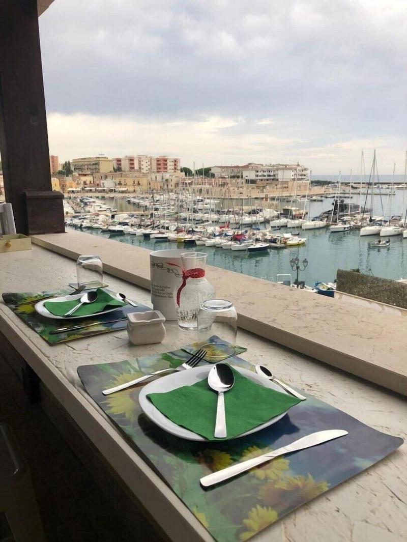 B B Al Porto Novo - Restoran