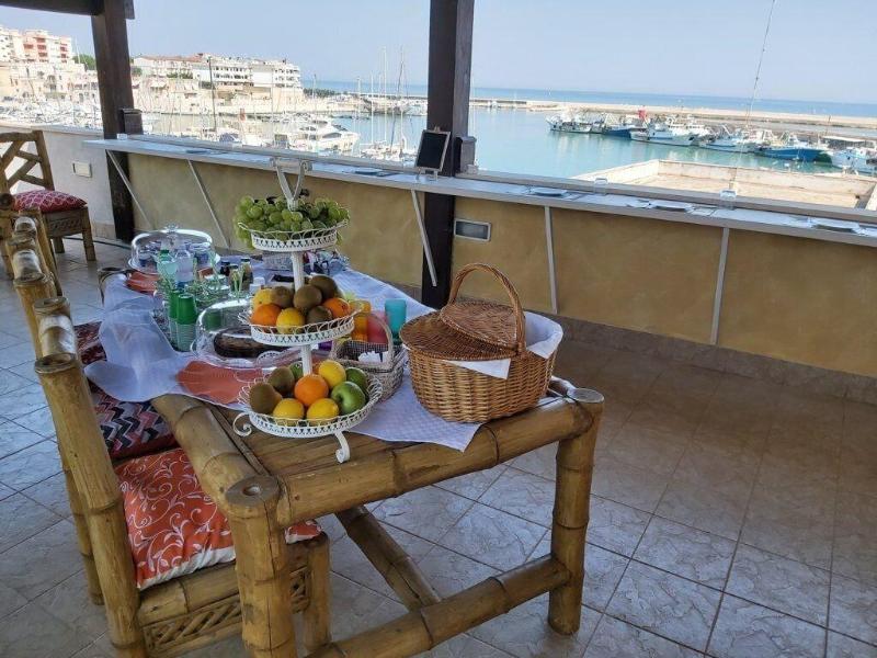 B B Al Porto Novo - Restoran
