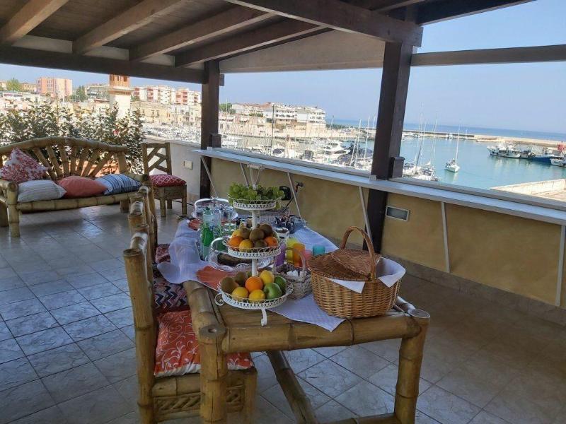 B B Al Porto Novo - Restoran