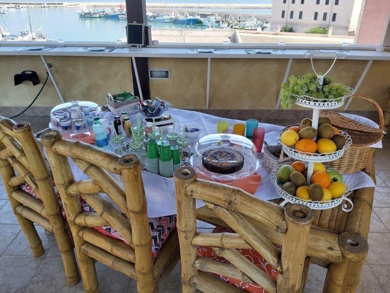 B B Al Porto Novo - Restoran
