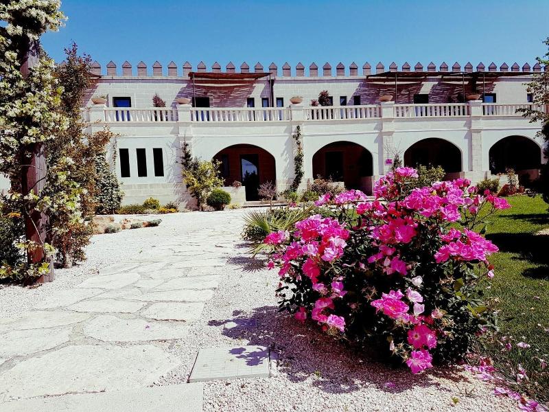 Le Scuderie Castello Monaci - Genel