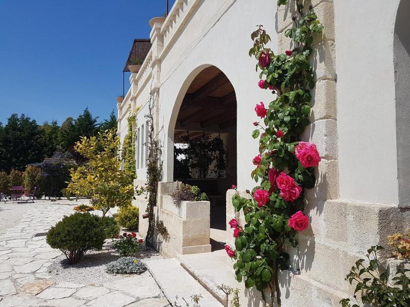 Le Scuderie Castello Monaci - Genel