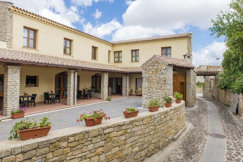 Albergo Diffuso Il Mandorlo - Genel