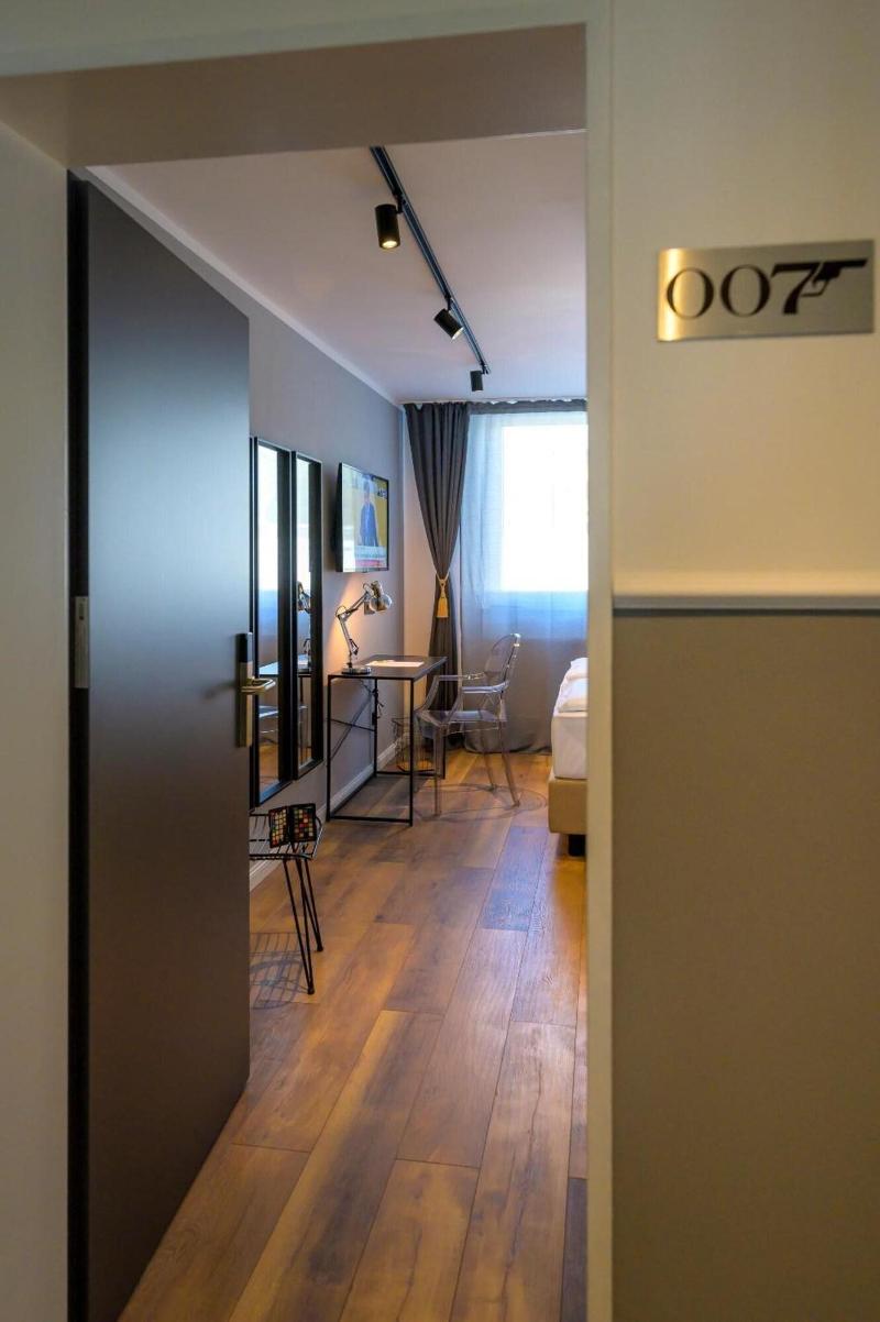Nikii City Hotel - Lobi