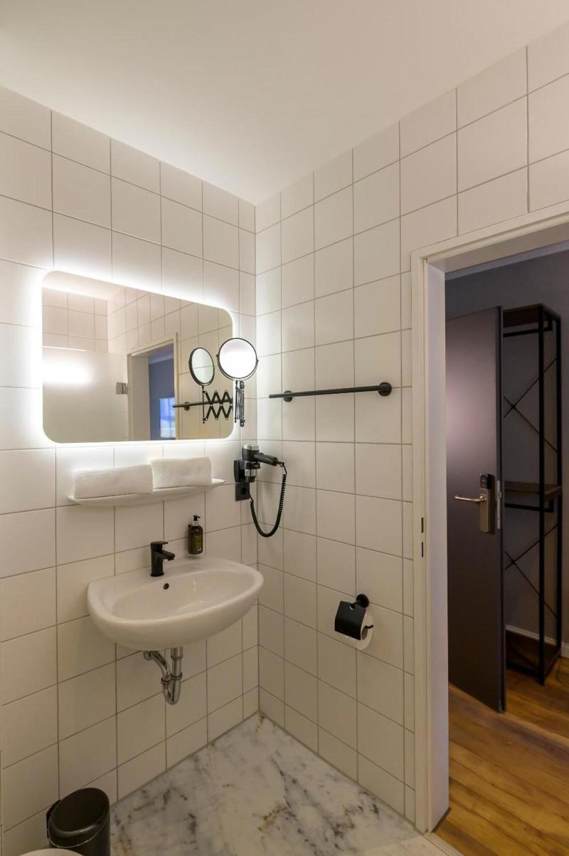 Nikii City Hotel - Oda