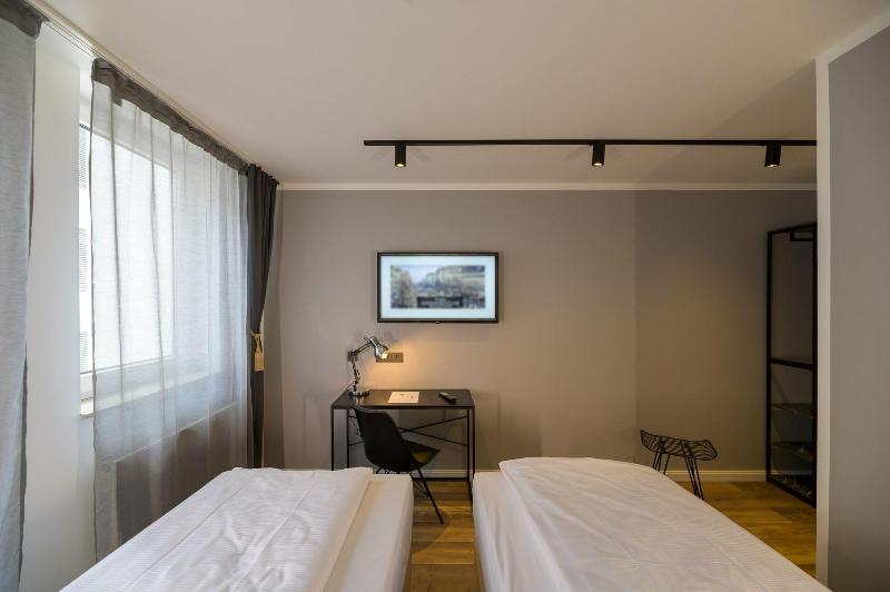 Nikii City Hotel - Oda