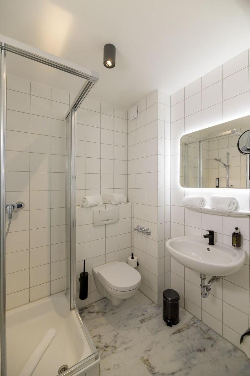 Nikii City Hotel - Oda