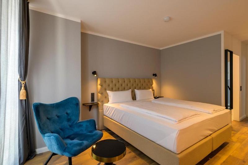 Nikii City Hotel - Oda