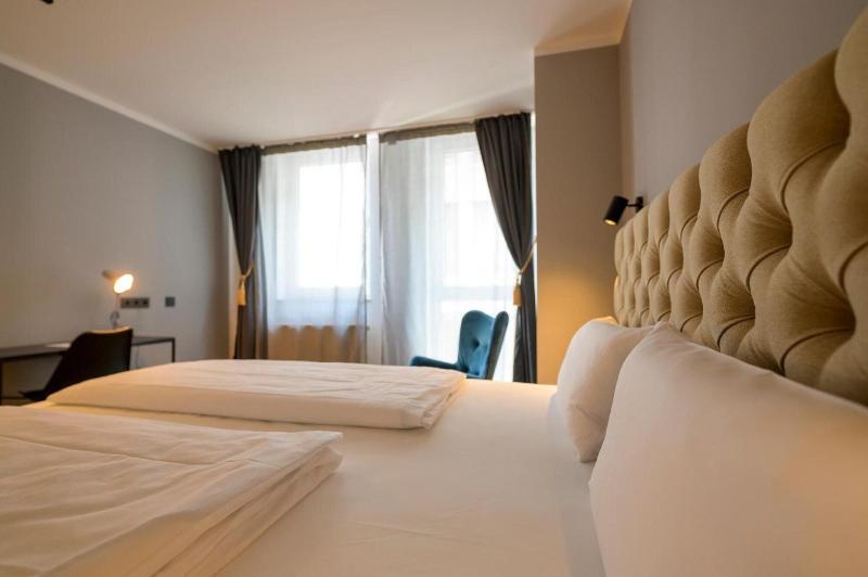 Nikii City Hotel - Oda