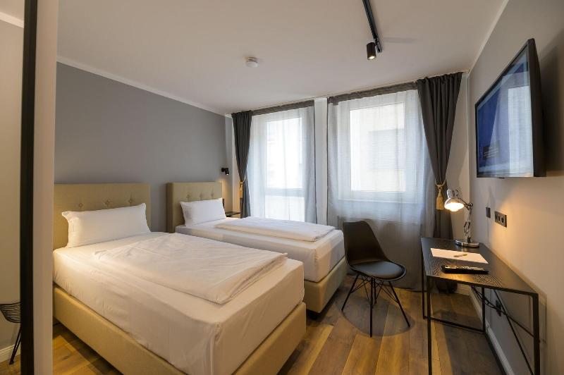 Nikii City Hotel - Oda