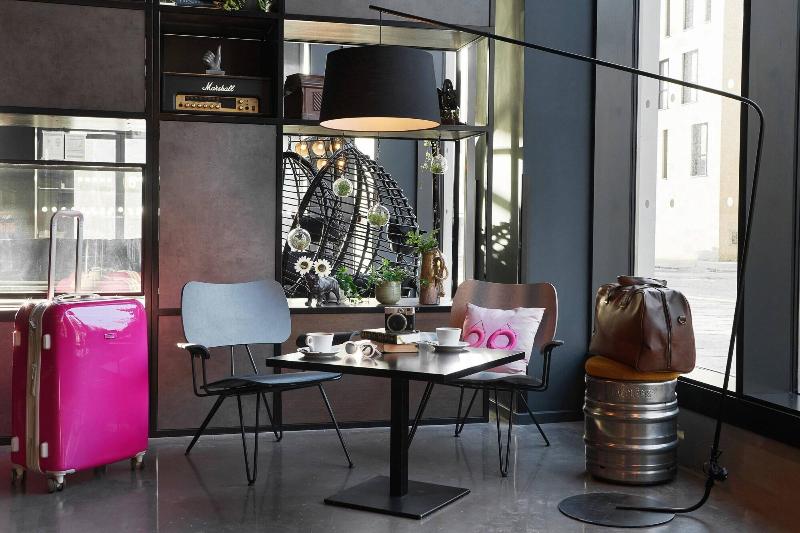 Moxy Edinburgh Fountainbridge - Bar