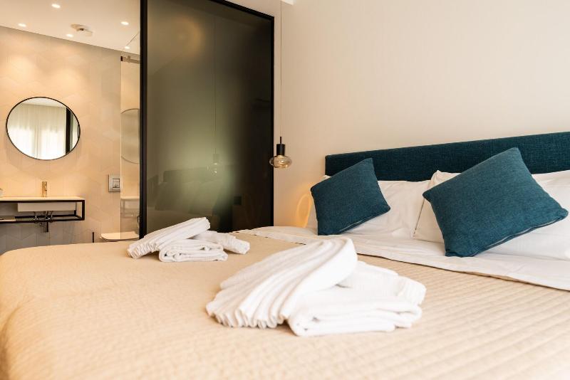 B B Le Suites Di Costanza - Oda