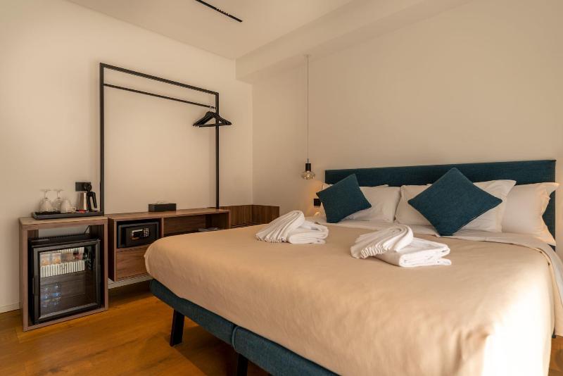 B B Le Suites Di Costanza - Oda