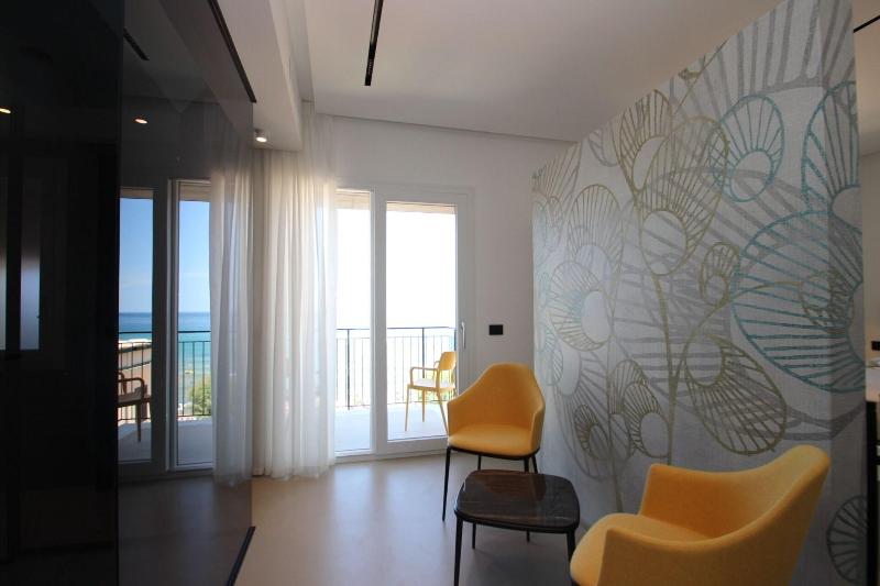 B B Le Suites Di Costanza - Oda