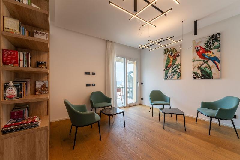 B B Le Suites Di Costanza - Oda