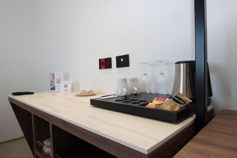 B B Le Suites Di Costanza - Oda