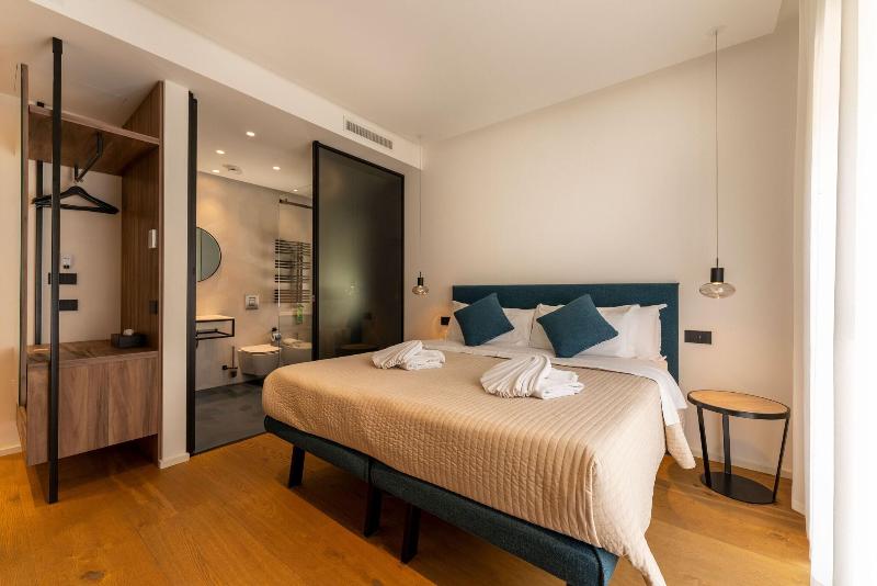 B B Le Suites Di Costanza - Oda