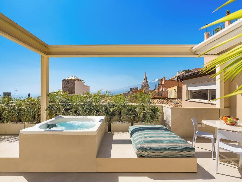 Taormina Infinity Suites - Oda