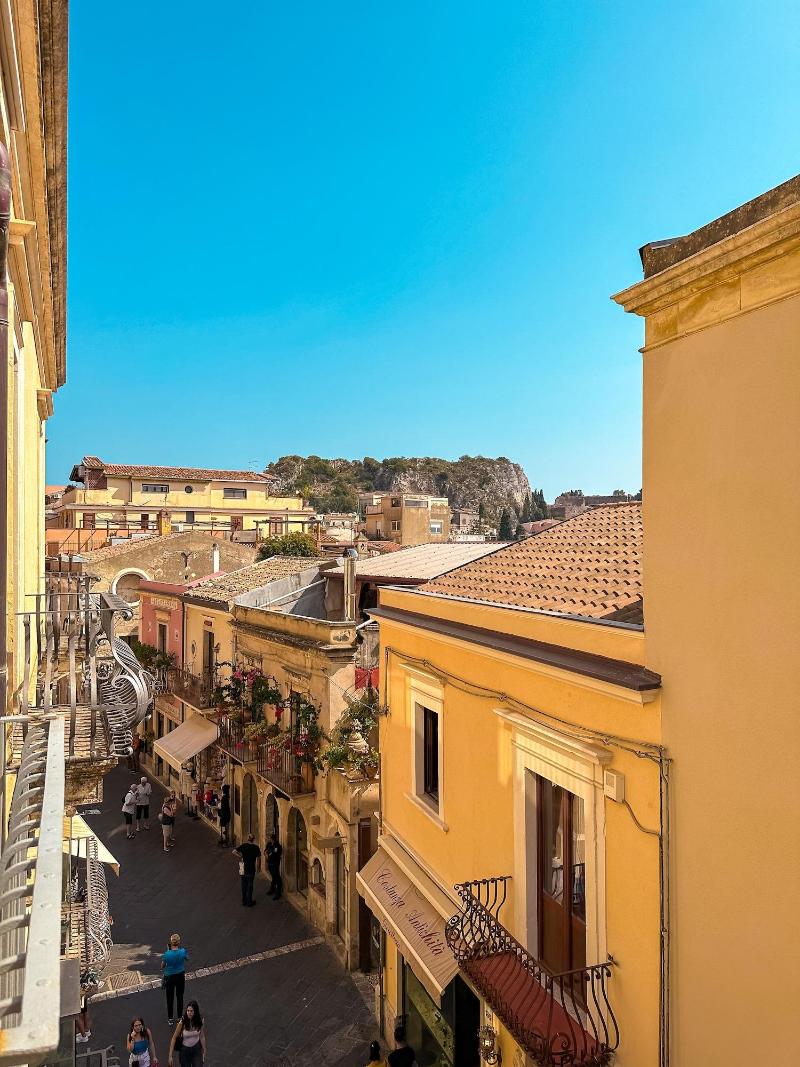 Taormina Infinity Suites - Oda