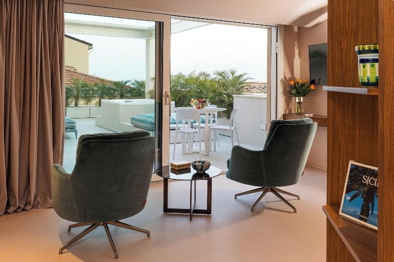 Taormina Infinity Suites - Oda