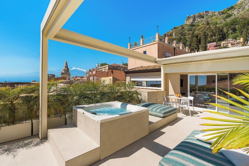 Taormina Infinity Suites - Oda