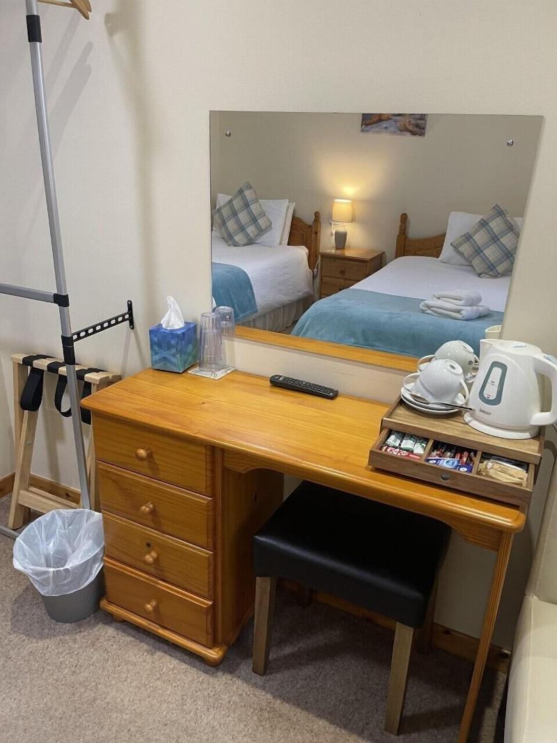 Royal Oak Guest House - Genel