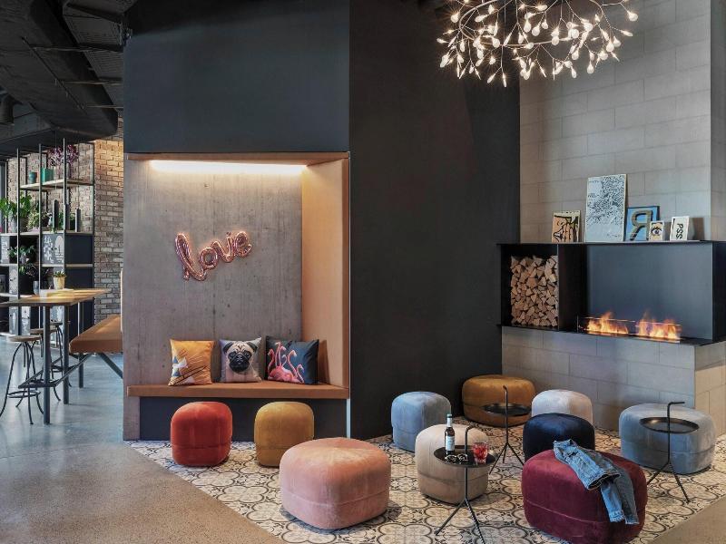Moxy Rapperswil - Lobi