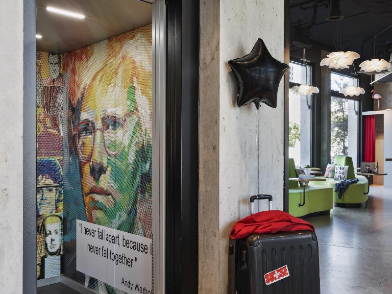 Moxy Rapperswil - Lobi