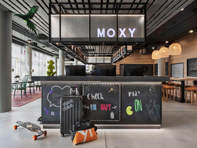 Moxy Vienna City East - Lobi