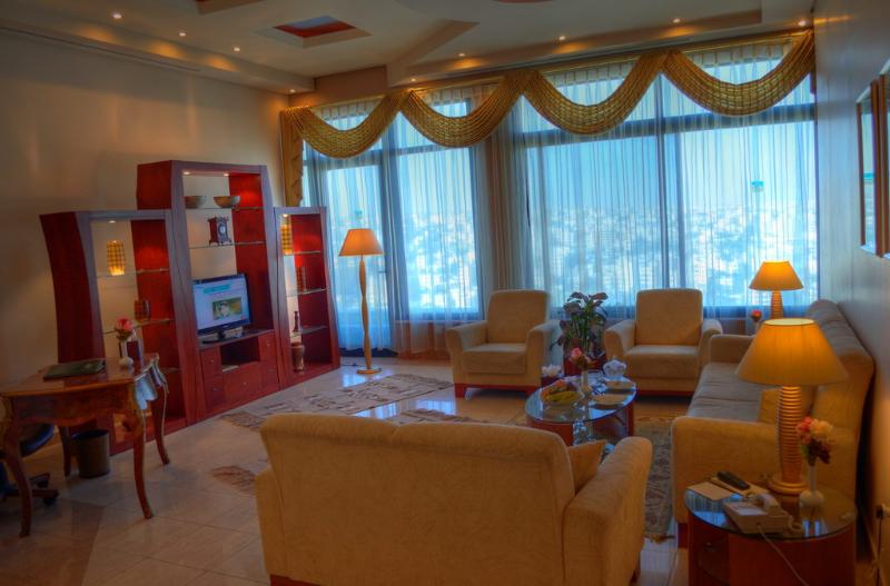 Amrada Avenue Hotel - Oda