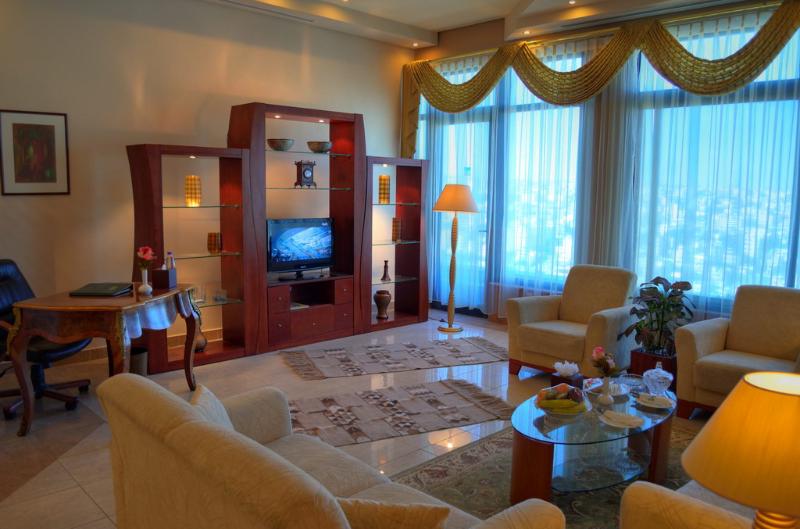 Amrada Avenue Hotel - Oda