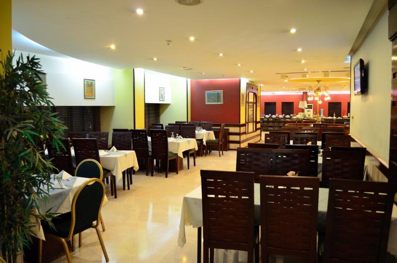 Amrada Avenue Hotel - Restoran
