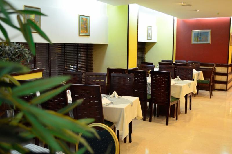 Amrada Avenue Hotel - Restoran