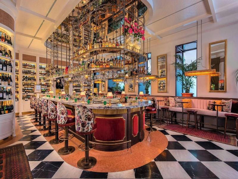 The Ivens Autograph Collection - Bar