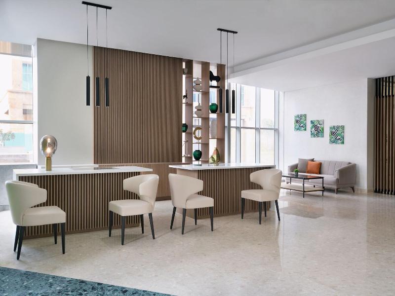 Element West Bay Doha - Lobi