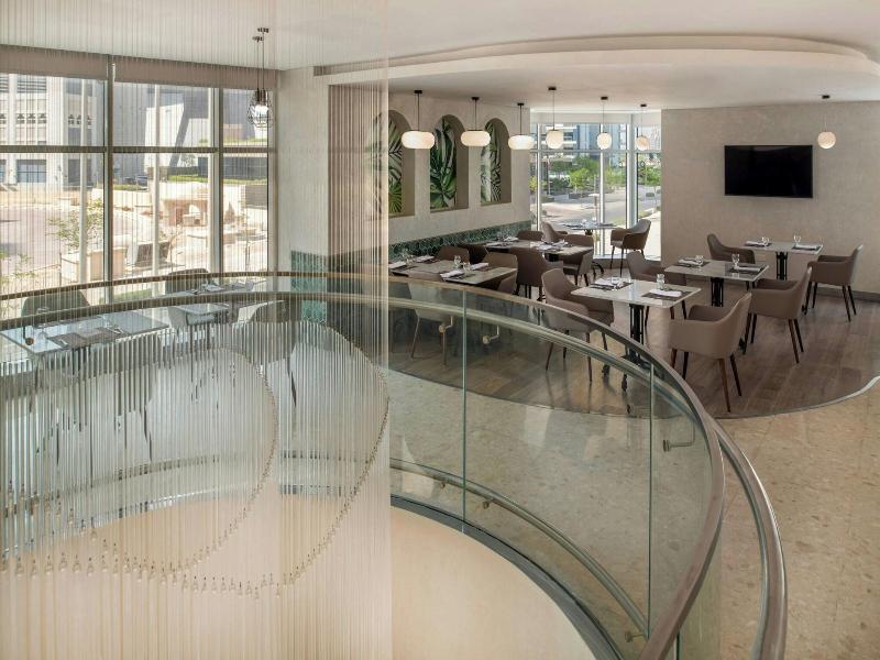 Element West Bay Doha - Restoran