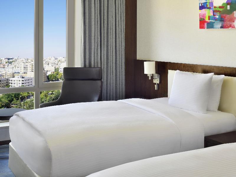 Movenpick Hotel Amman - Oda