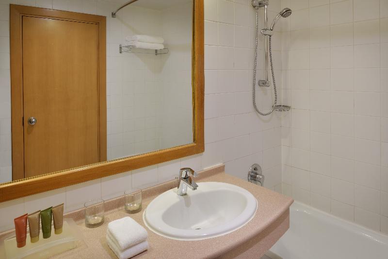 Movenpick Hotel Amman - Oda