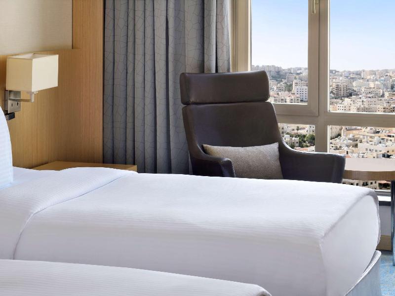Movenpick Hotel Amman - Oda