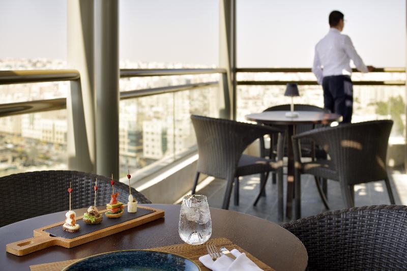 Movenpick Hotel Amman - Teras