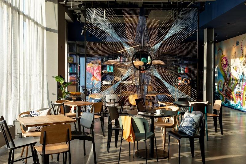 Moxy Plymouth - Bar