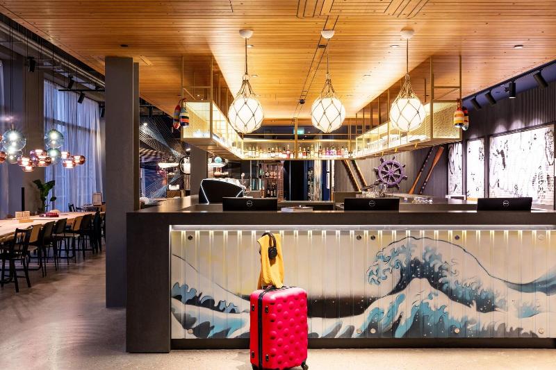 Moxy Plymouth - Bar