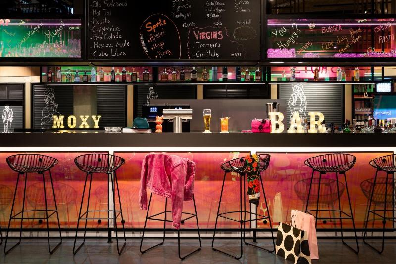 Moxy Outletcity Metzingen - Bar